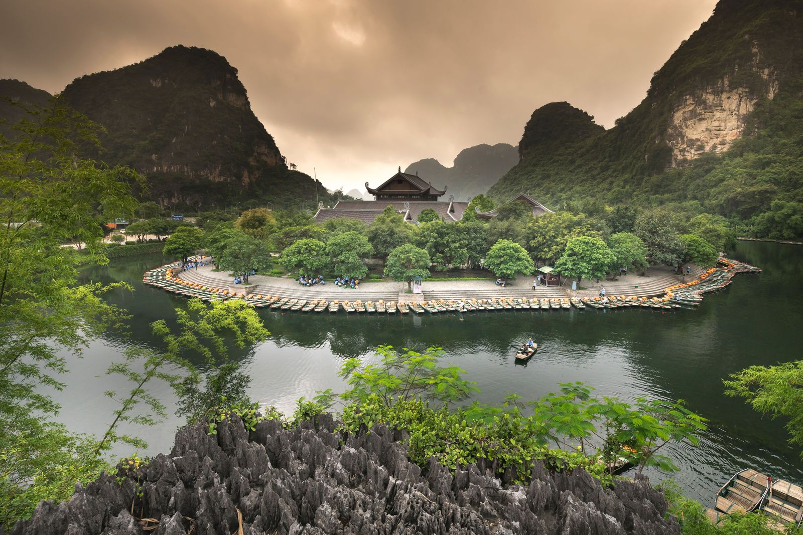 Taste the North and South of Vietnam image